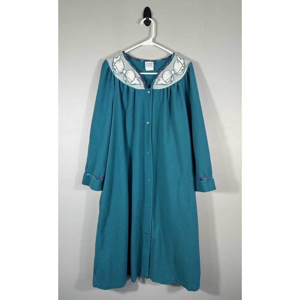 Vintage Quiet Moments Robe House Coat Pearl Snap Embroidered XL? Read
